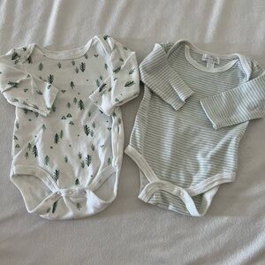 Baby long sleeve onesies